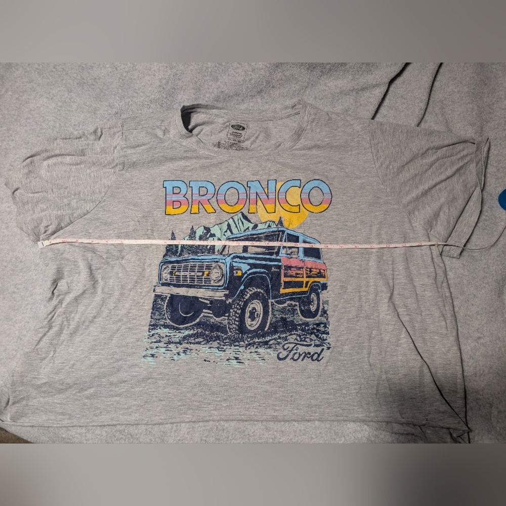 Ford Bronco Women's Cropped Tee